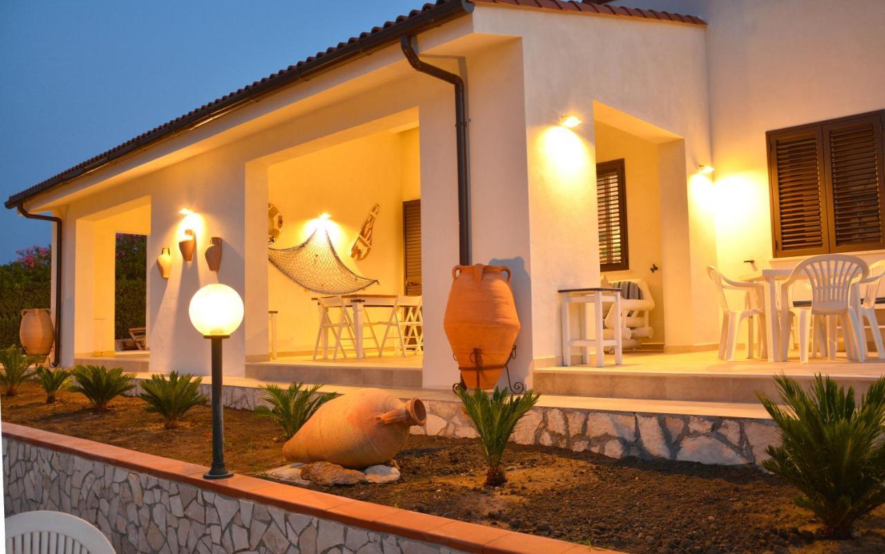 Вилла La Casa In Riva Al Mare Аугуста Экстерьер фото