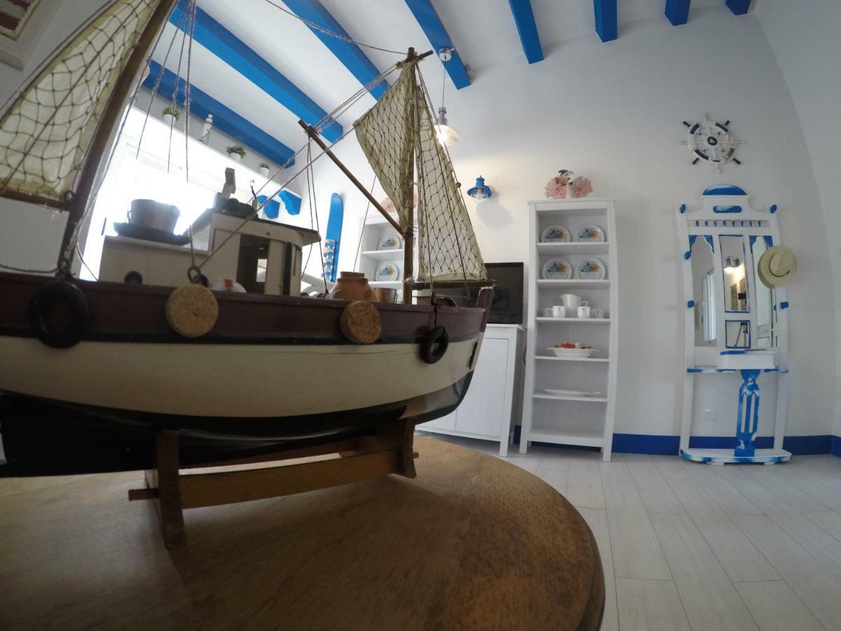 Вилла La Casa In Riva Al Mare Аугуста Экстерьер фото